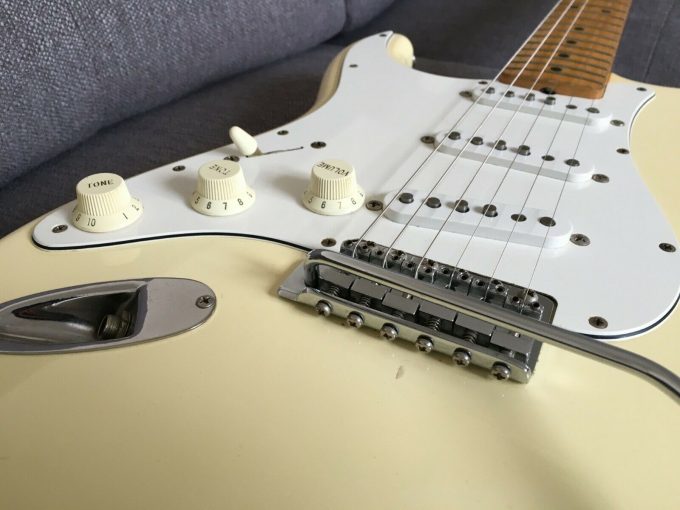 Jimi Hendrix "Izabella" WOODSTOCK Strat Fender Stratocaster 1968 MIJ Custom Shop 69 pickups left handed gaucher