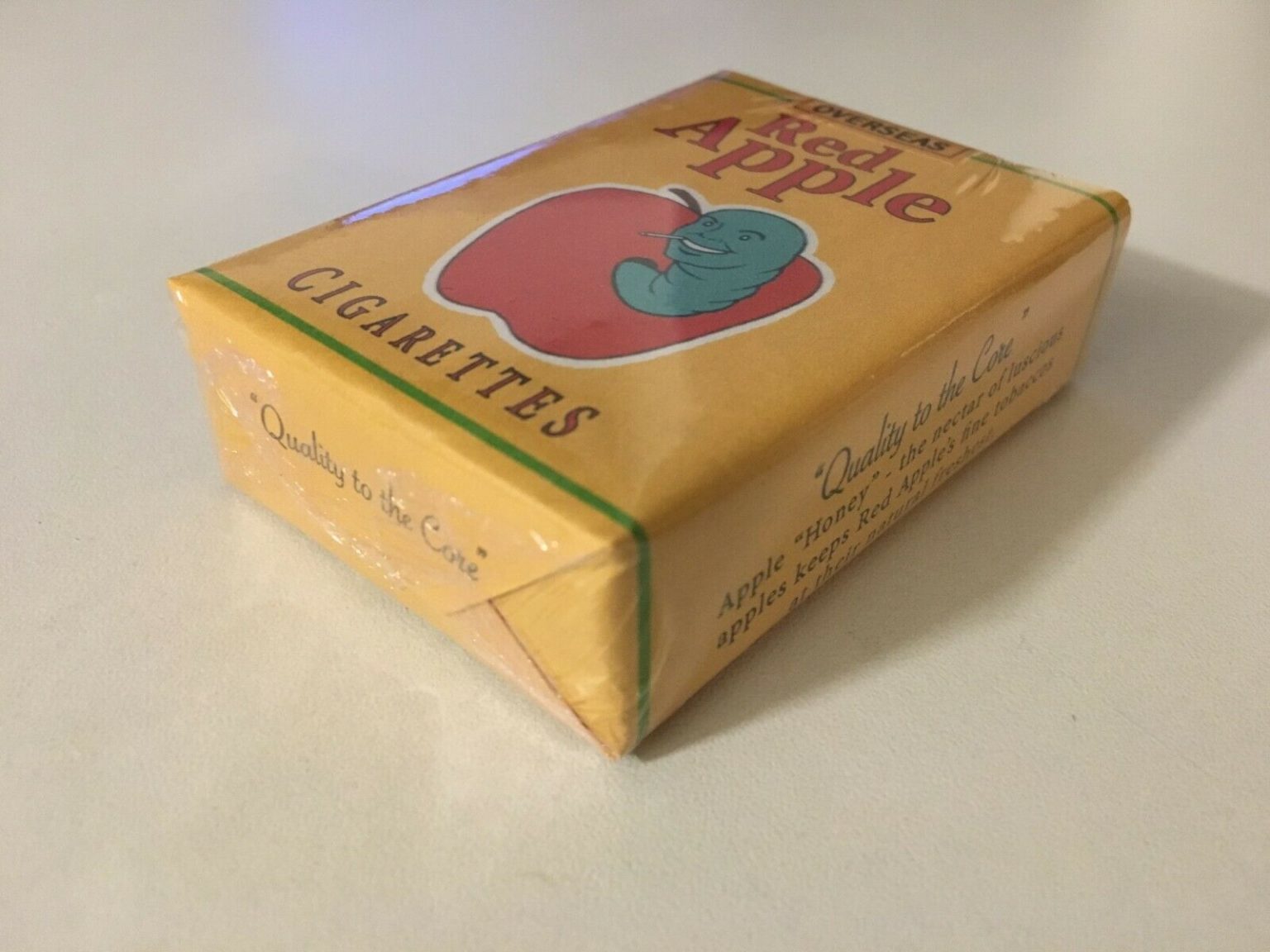 WWII Red Apple 40's Cigarette pack Quentin TARANTINO Inglorious