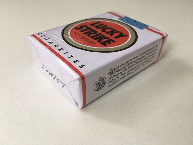 Lucky Strike MAD MEN It's Toasted PULP FICTION Faux paquet Dummy cigarette Pack