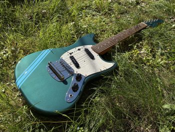 Kurt Cobain 69 Competition Mustang Nirvana Smells like Teen Spirit Khristore 2