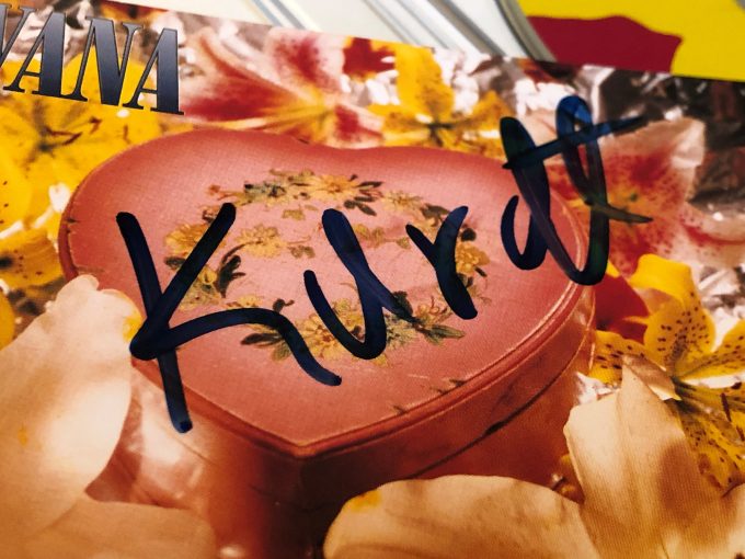 Kurt Cobain Autograph Heart Shaped Box CD khristore -5