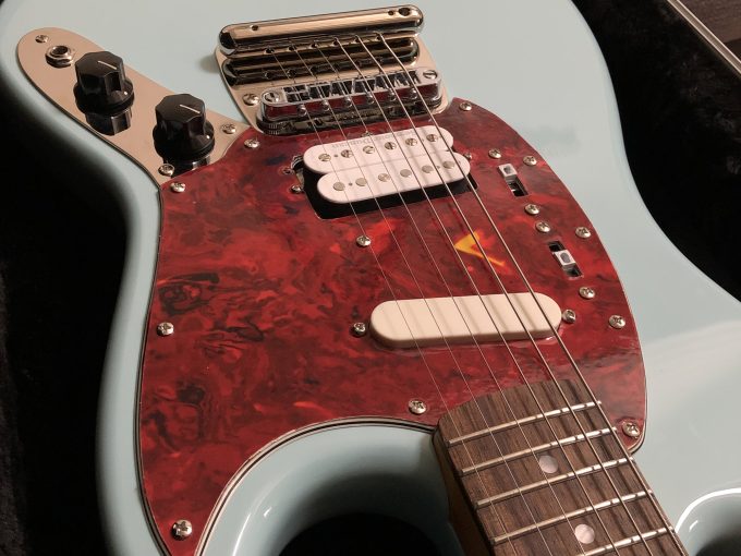 Kurt-Cobain-SkyStang-khristore-guitar-replica-pickfordguards-4