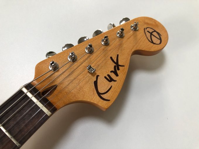 Kurt-Cobain-SkyStang-khristore-guitar-replica-pickfordguards 5