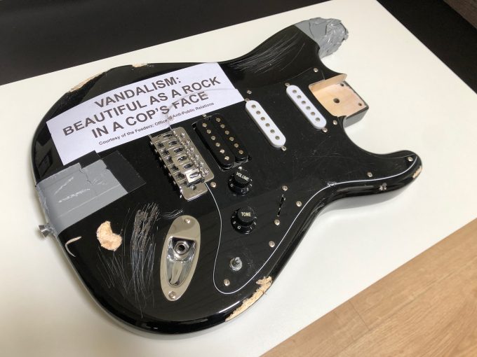 Kurt Cobain Vandalism Strat body live at the Paramount Khristore 1