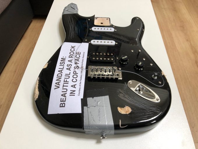 Kurt Cobain Vandalism Strat loaded body live at the Paramount Khristore 2