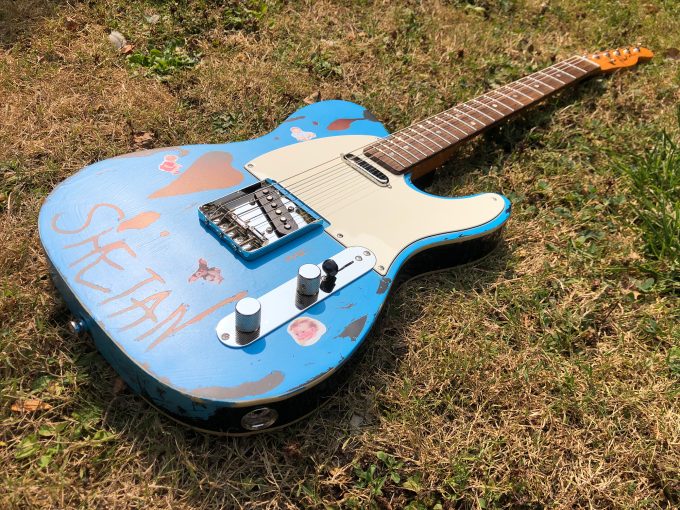 Kurt-Cobain-Courtney-telecaster-blue-love-hole-nirvana-guitar-khristore-artist-signature-2