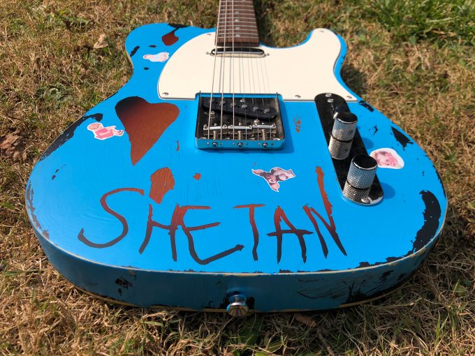 Kurt-Cobain-Courtney-telecaster-blue-love-hole-nirvana-guitar-khristore-artist-signature-3