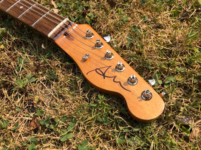 Kurt-Cobain-Courtney-telecaster-blue-love-hole-nirvana-guitar-khristore-artist-signature-6