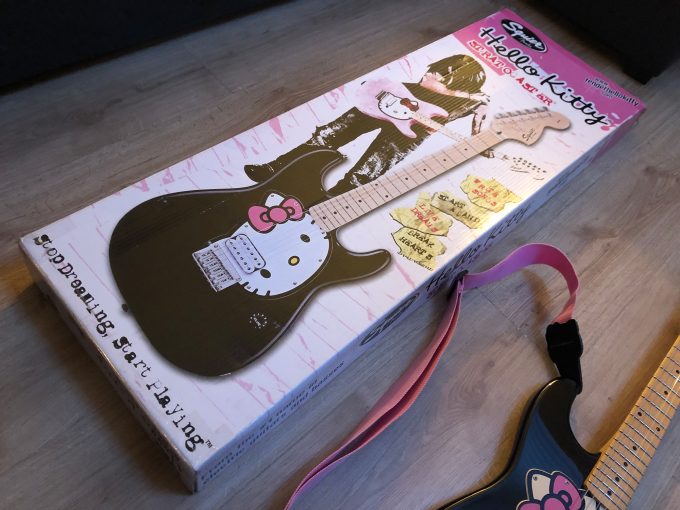 Squier Fender Stratocaster Hello Kitty Strat Box Strat strap matching headstock khristore 13