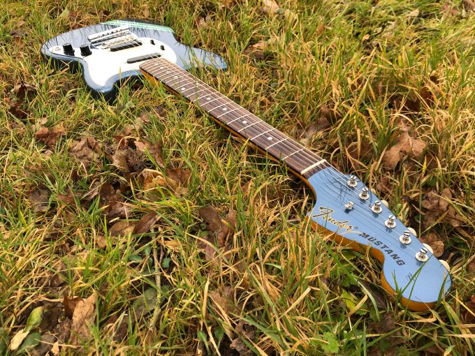 Fender-Mustang-69-Competition-lpb-lake-pacid-blue-2010-reissue-kurt-cobain-nirvana-guitar-khristore5