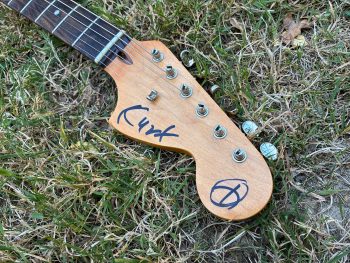 Kurt-Cobain-SkyStang-I-Nirvana-guitar-khristore PlexiStang plexi pickguard 7