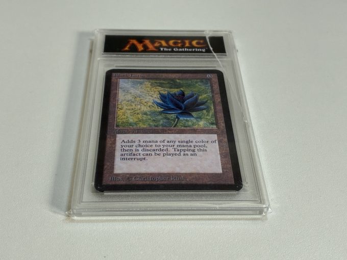 Magic the Gathering Black Lotus Card Replica TOP LOADER Mono Artifact Alpha 1993 edition