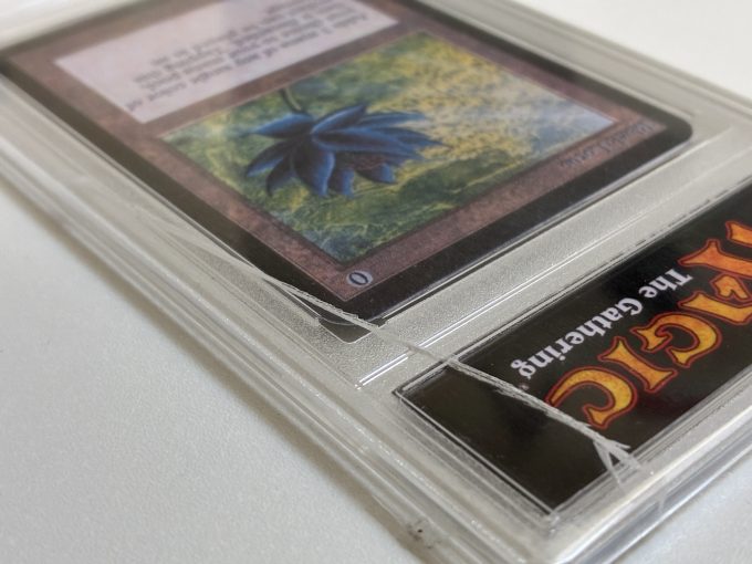 Magic the Gathering Black Lotus Card Replica TOP LOADER Mono Artifact Alpha 1993 edition