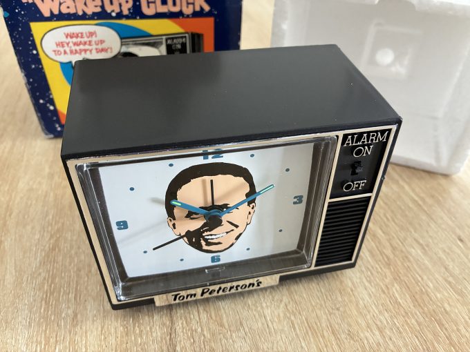 Tom Peterson clock Wake Up to a happy day Kurt Cobain watch khristore 5