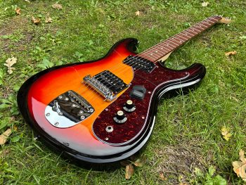Kurt Cobain Univox Hi flier phase 1 reversed Khristore 2