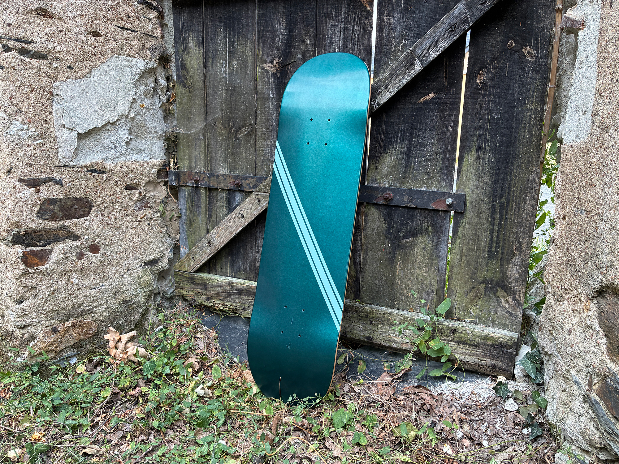 Khristore-69-CompSkate-Fender-Mustang-1969-Competition-stripes-Kurt-Cobain-Nirvana-Guitar-SKate-deck-desk-9