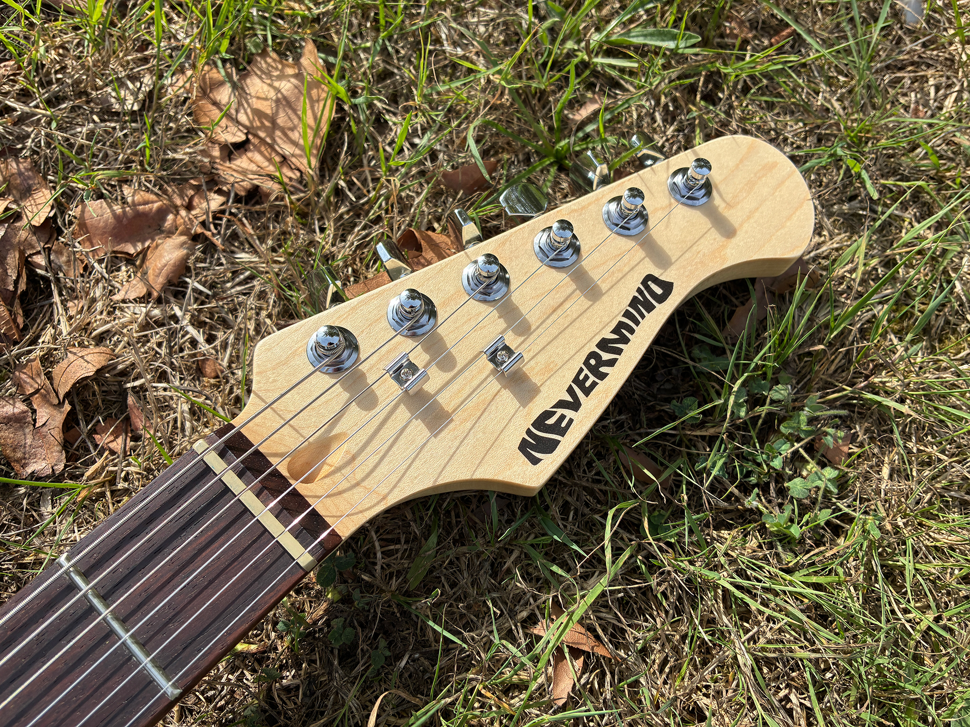 Khristore-Nevermind-Strat-35th-Anniversary-Kurt-Cobain-Nirvana-guitar-7