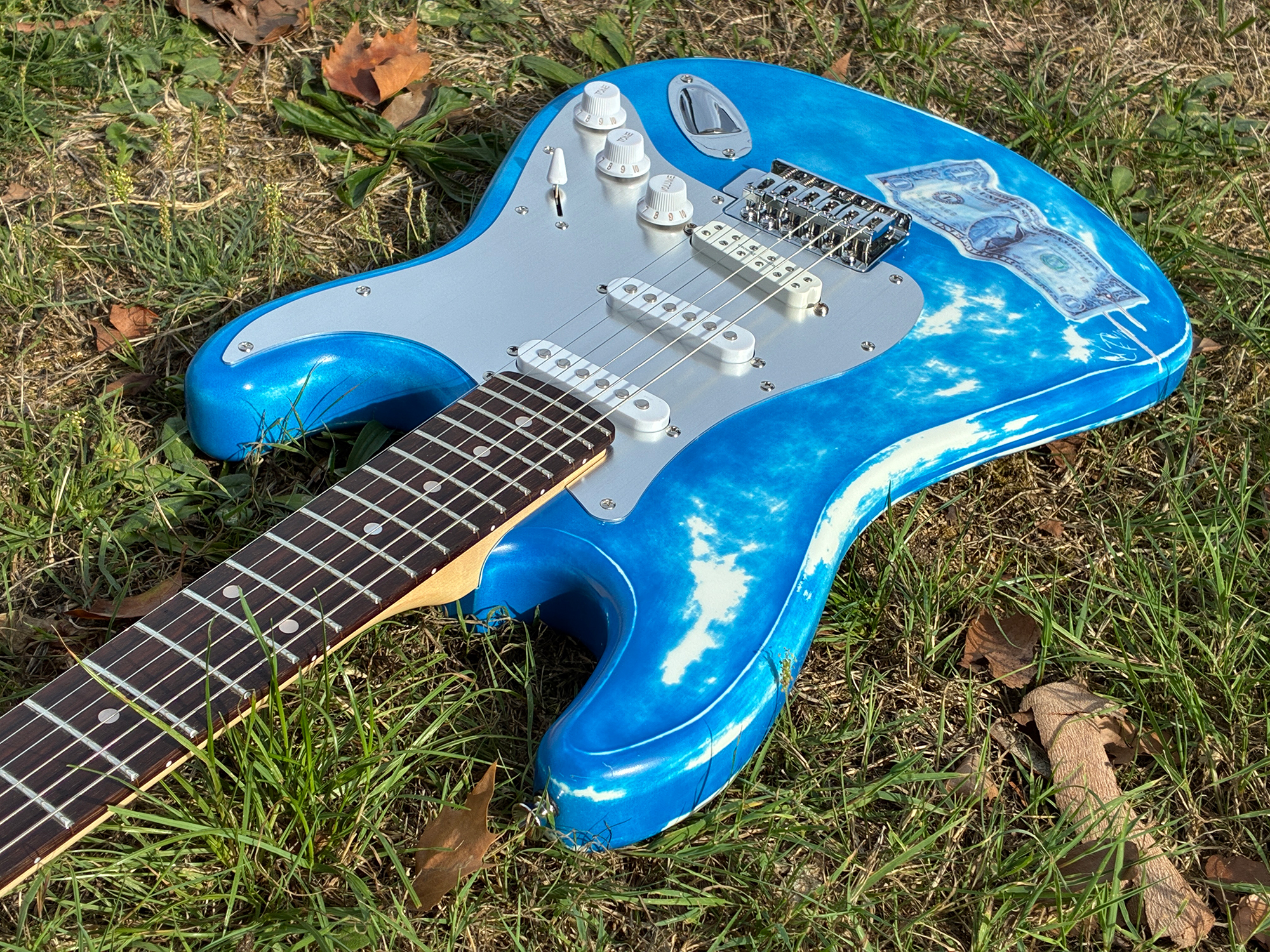 Khristore-Nevermind-Strat-35th-Anniversary-Kurt-Cobain-Nirvana-guitar-8